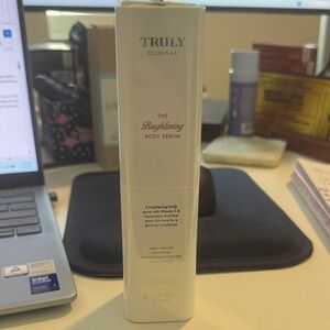 TRULY Clinical The Brightening Body Serum - NWT